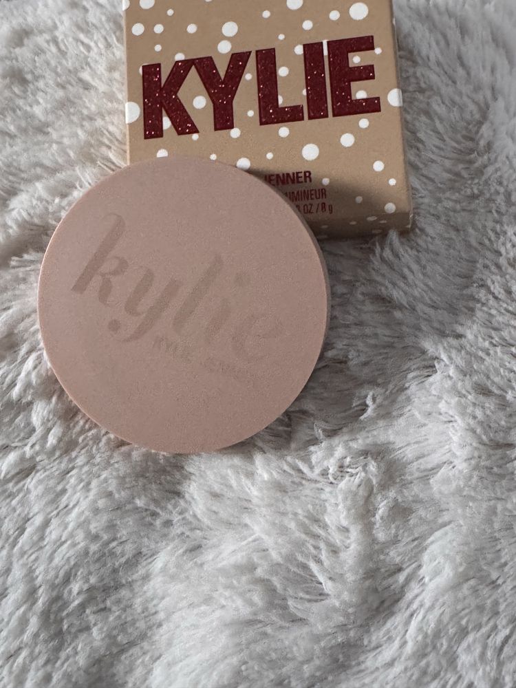 Rozświetlacz Kylie cosmetics edycja limitowana złota