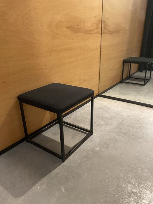 Dois bancos/pufe IKEA