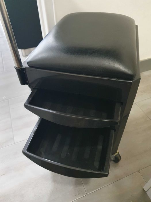 Banco cadeira com gavetas