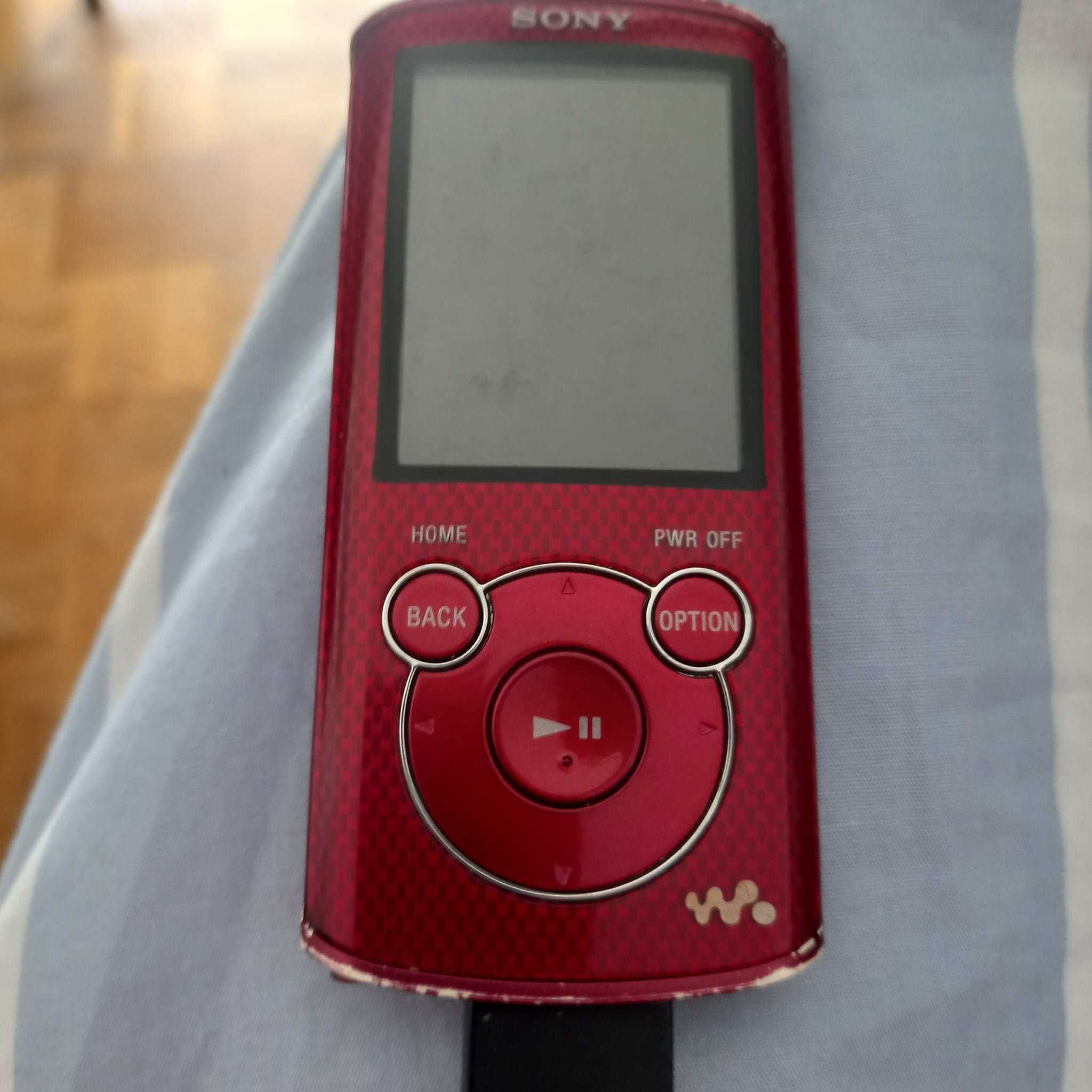 Mp4  Sony  ( com marcas de uso ) carregador e a funcionar.