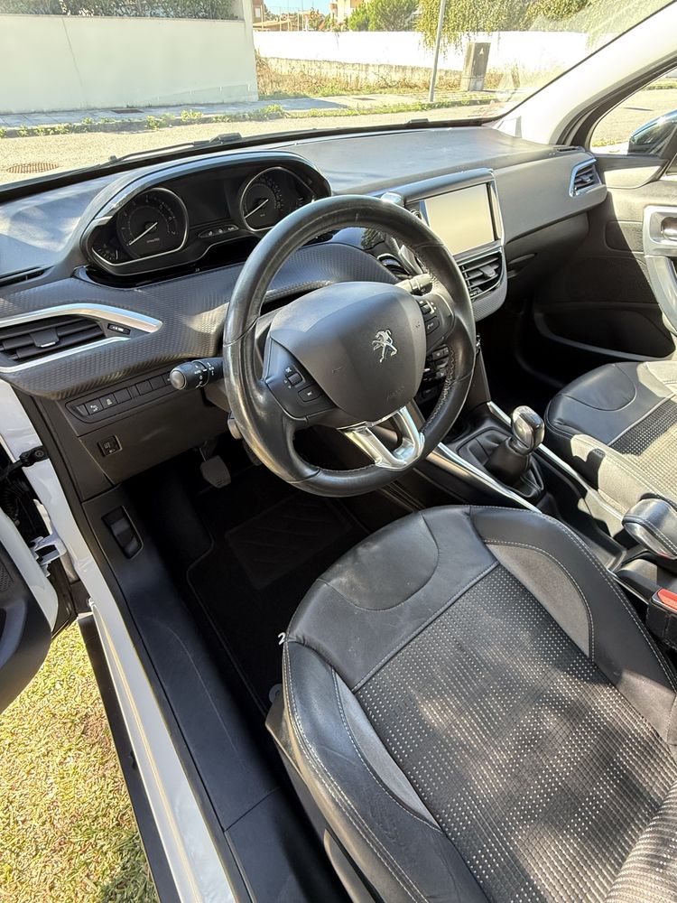 PEUGEOT 2008 - Versão ALLURE