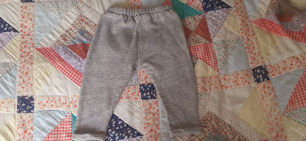 Calças cardadas Zara cinzentas - 18 / 24 meses