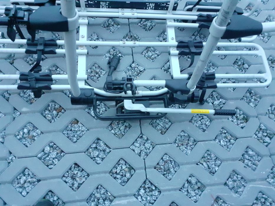 Sprzedam bagażnik na hak na 4 rowery