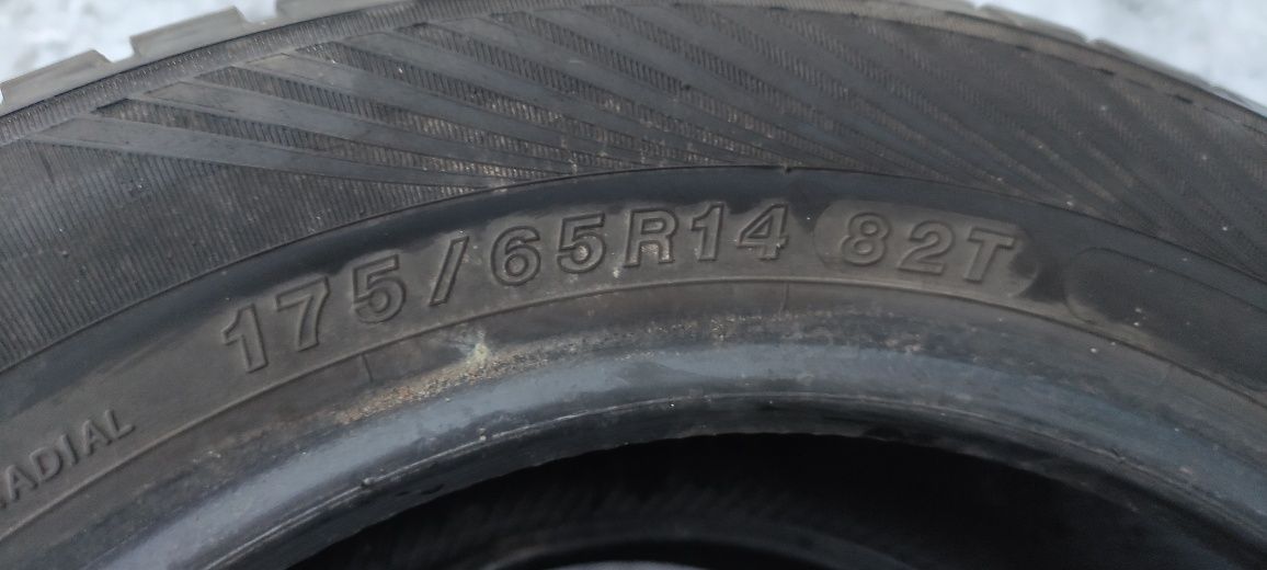 Opony zimowe z 2014r 6mm 175/65/14 Yokohama 8N