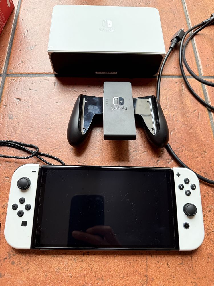 Nintendo Switch OLED 2025