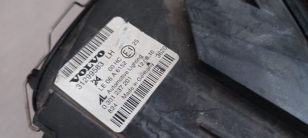 Lampy przednie Volvo V50 S40 białe