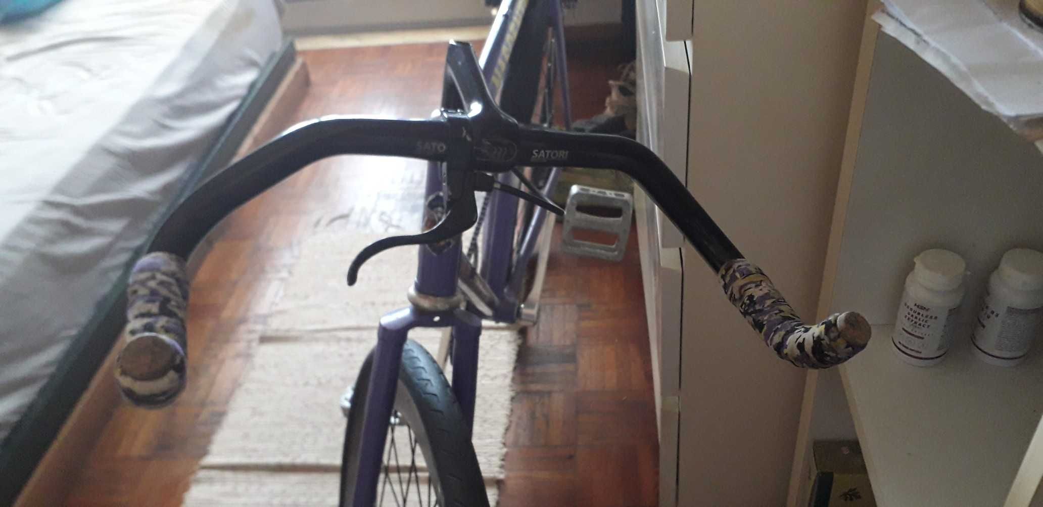 Guiador Bullhorn - preto (fixed gear / single speed / ciclismo)