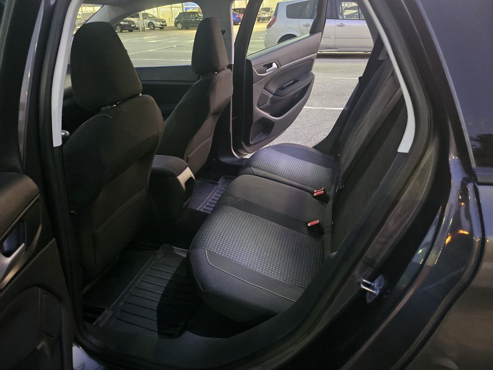 Peugeot 308 SW ACTIVE TETO PAnoramico 2019