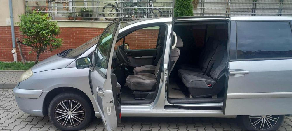 Sprzedam citroen 7miejsc 2.0 gaz/benzyna