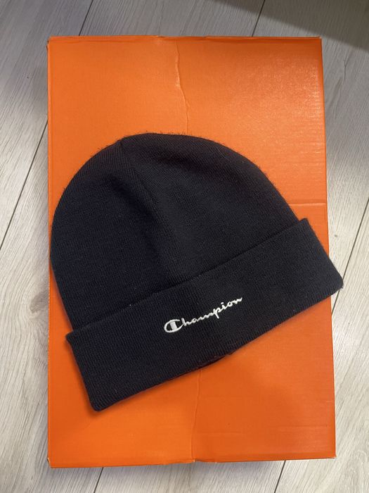 Шапка champion