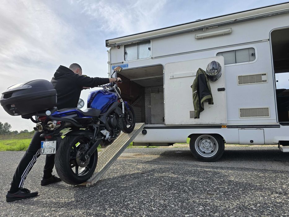 Autocaranava IVECO com GARAGEM de MOTA