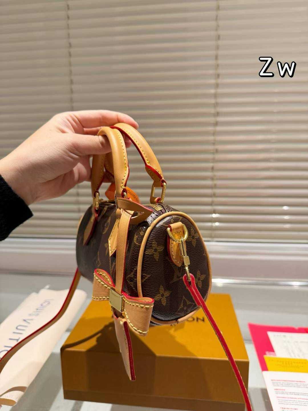 Torebka Louis Vuitton torba, skóra od reki 76-90