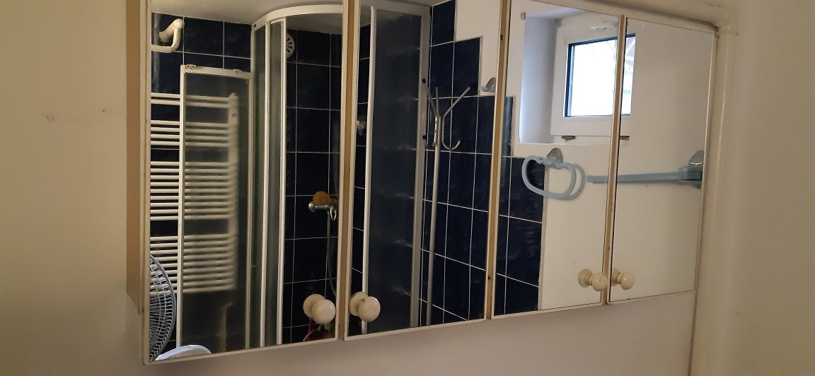 Szafki  z lustrem 2szt wiszące