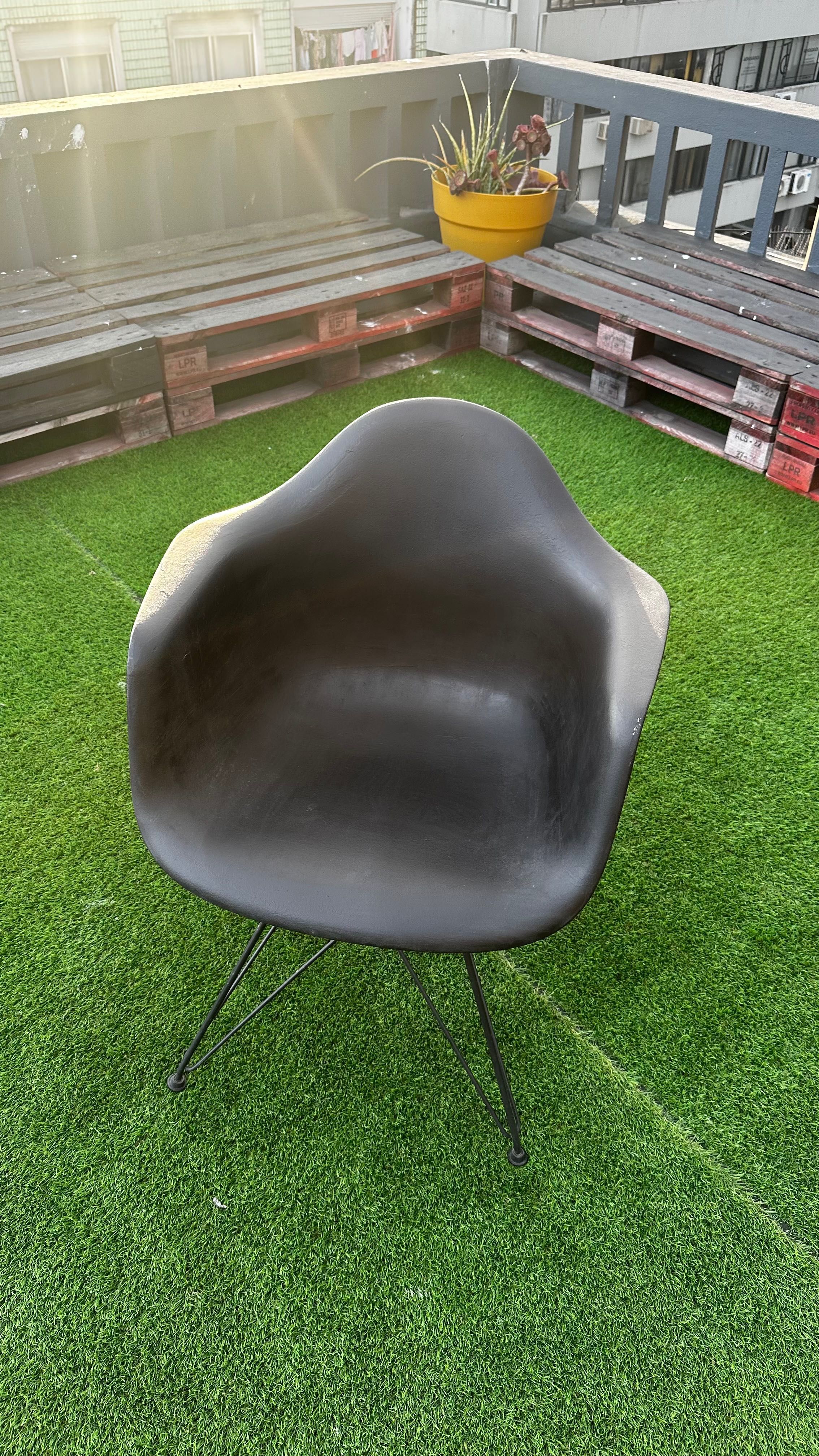 Conjunto 8 Cadeiras Vitra Eames DAR Plastic Chair