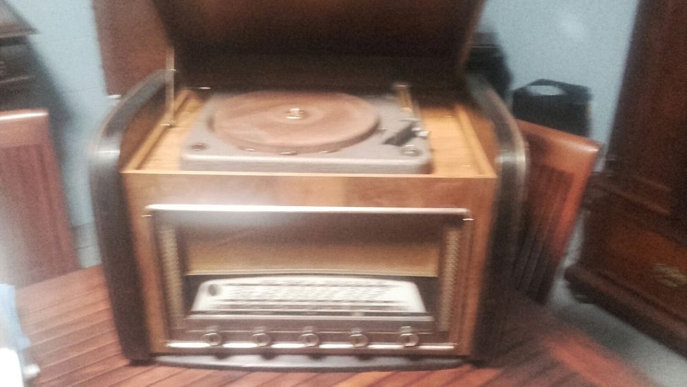 Rádios antigo em muito bom estado só en