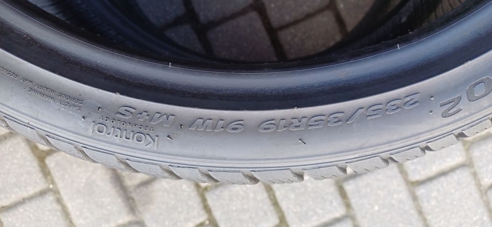 235/35R19 91W HANKOOK , komplet używanych opon zimowych.