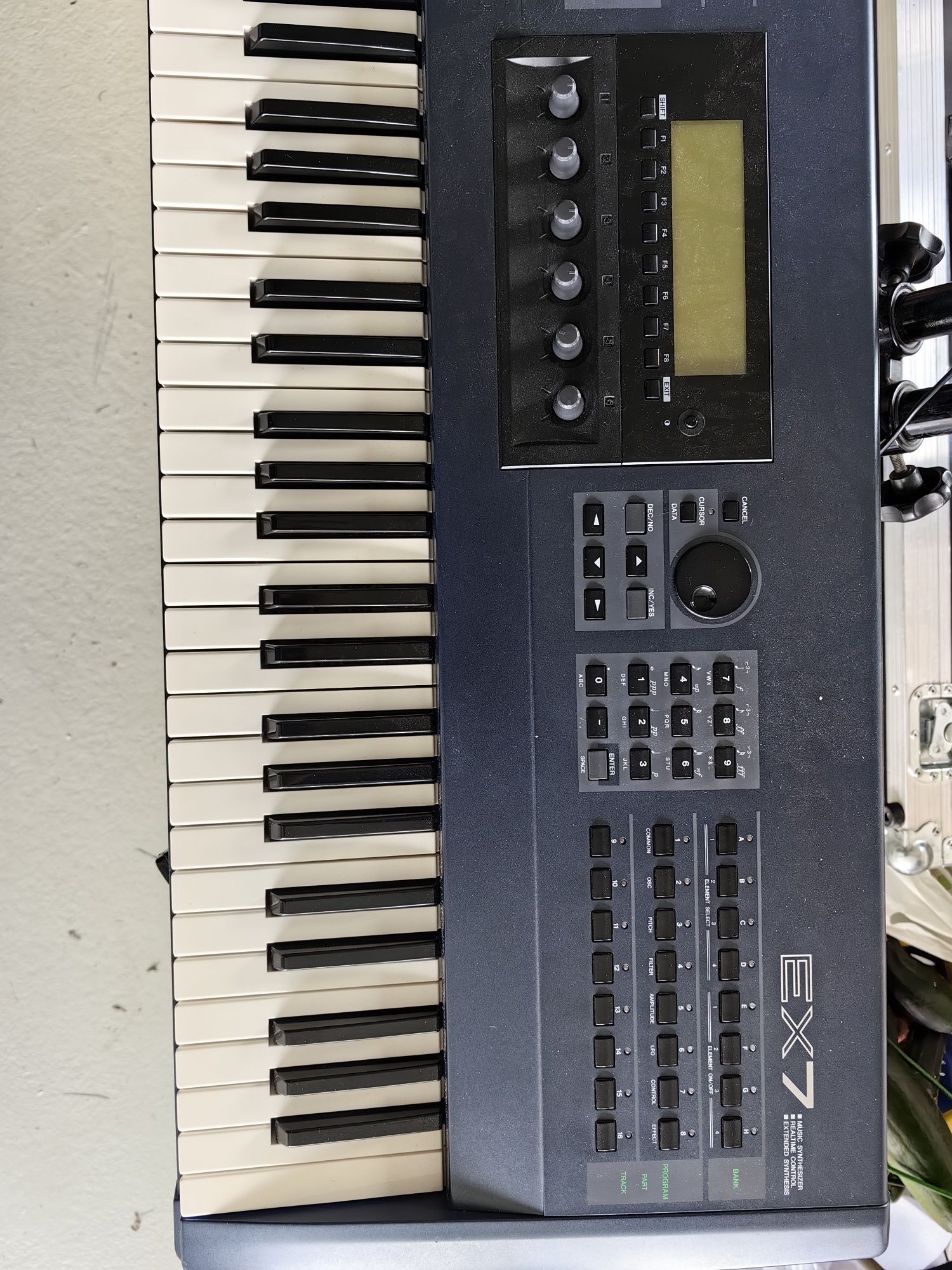 Yamaha ex7 syntyzator