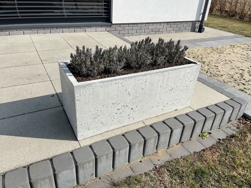 Donica betonowa z betonu architektonicznego