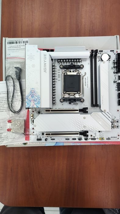 Материнская плата AMD AM5, JGINYUE B650M Snow Dream