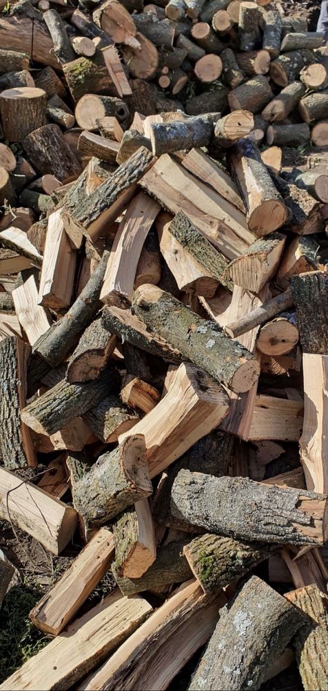 Дрова твердих порід дуб та ясень колоті укладені з доставкою