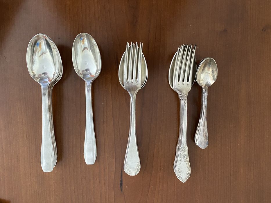 Coleccao de talheres antigos franceses em plaque de prata
