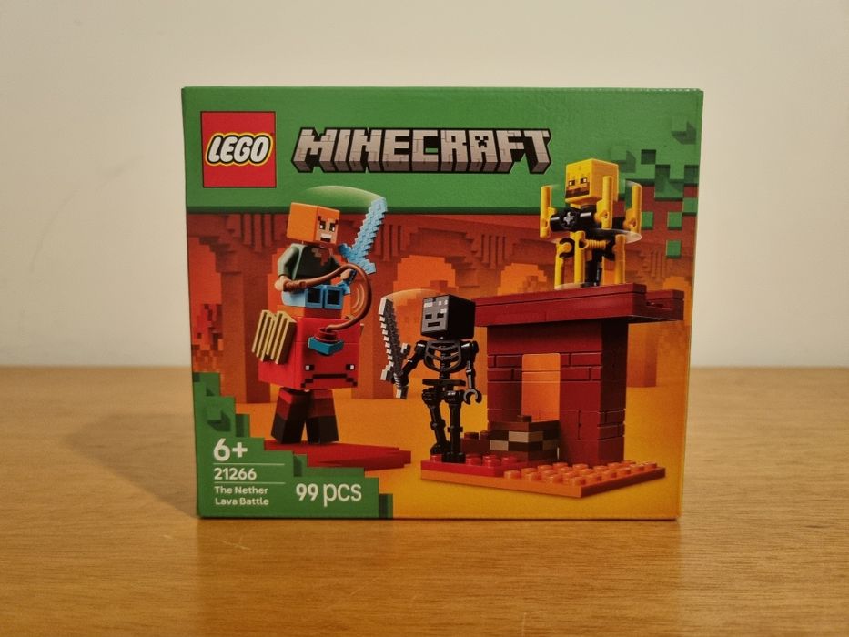 LEGO Minecraft 21266 - The Nether Lava Battle