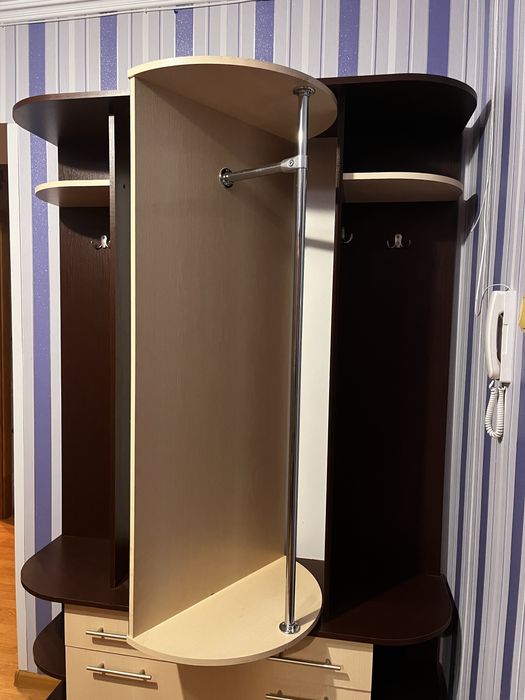 Прихожа з дзеркалом