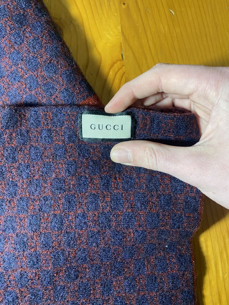 Продаю Шарф Gucci,