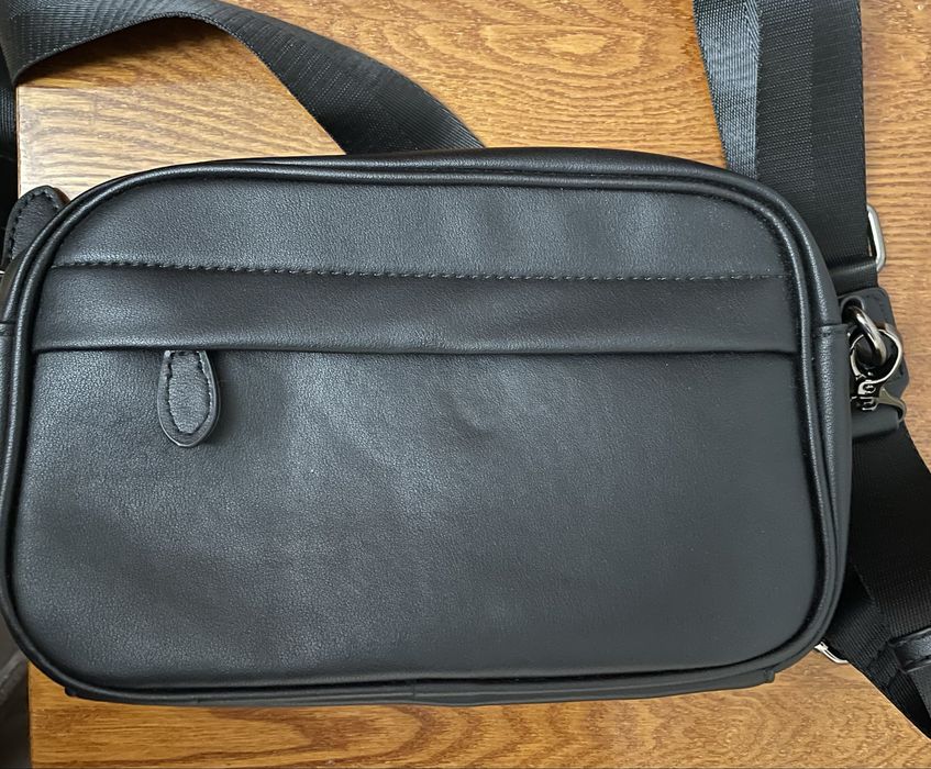 Продам чоловічу сумку через плече
