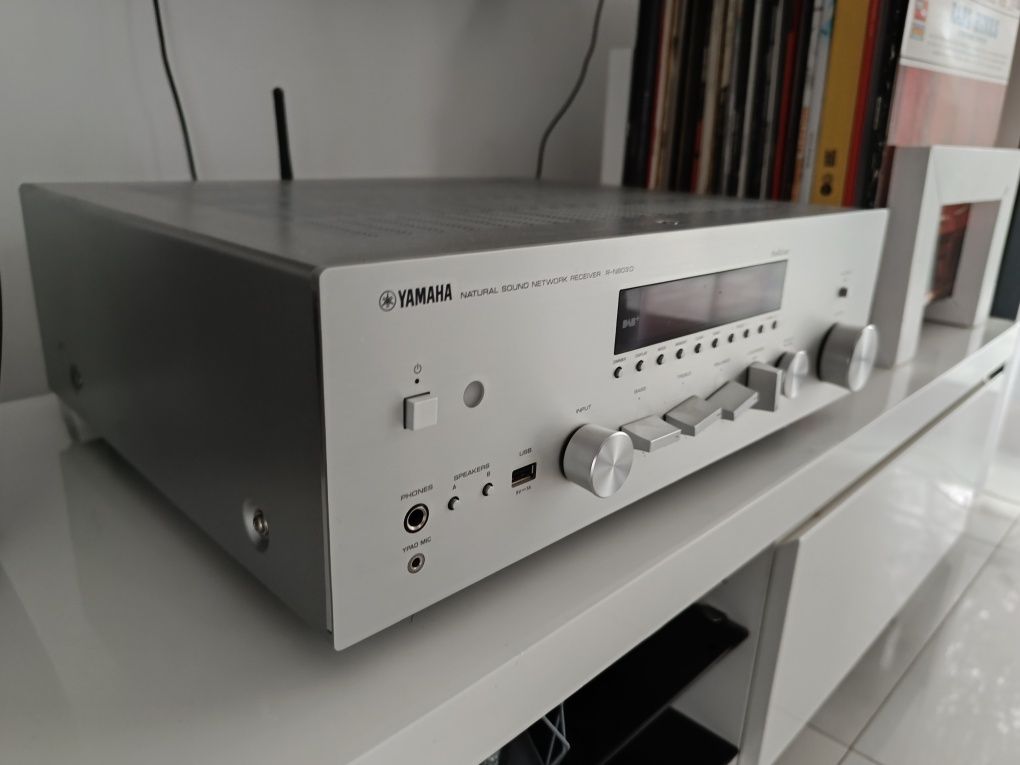 Yamaha R-N803D z kolumnami Kef Q950 - super zestaw stereo.