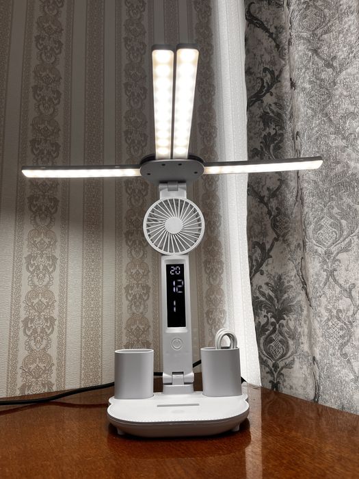 Лампа настільна акумуляторна