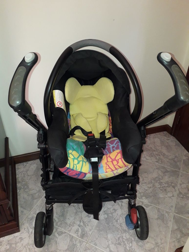 Carrinho de bebé, babycoque e base isofix