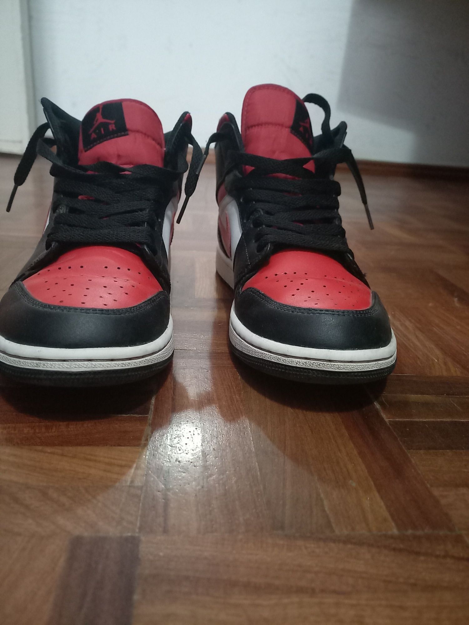 Air jordan 1 (vermelho e preto)