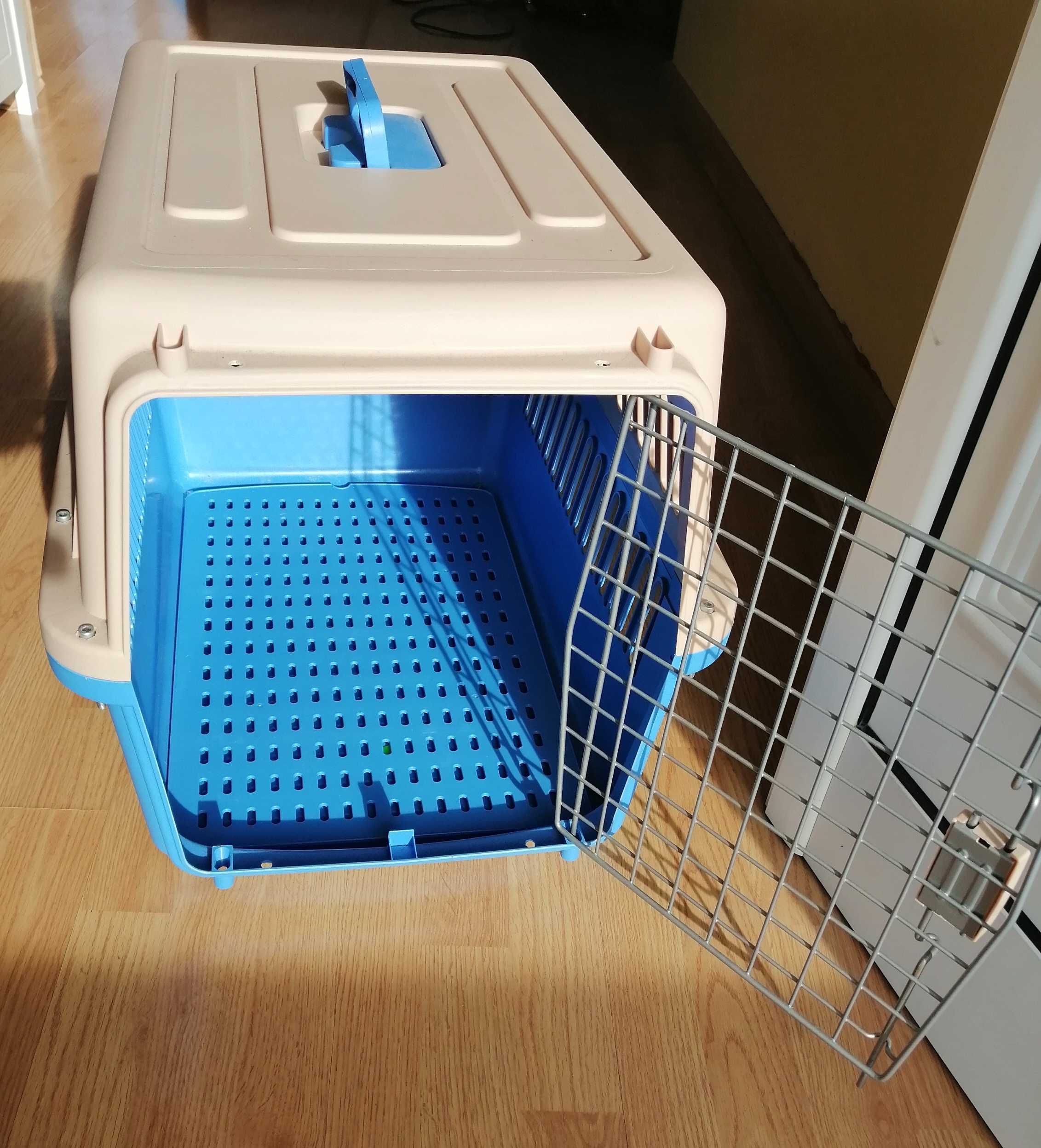 Caixa transportadora