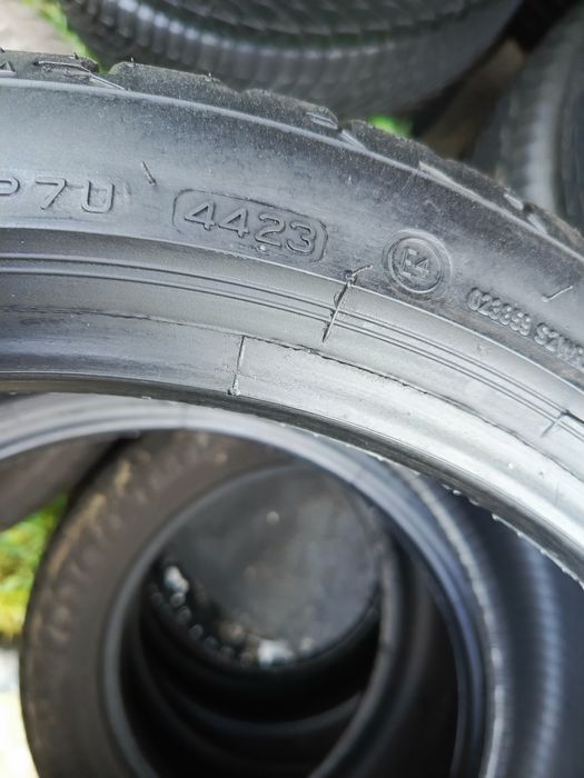 Sprzedam opony zdjęte z nowego samochodu 215/40 r17