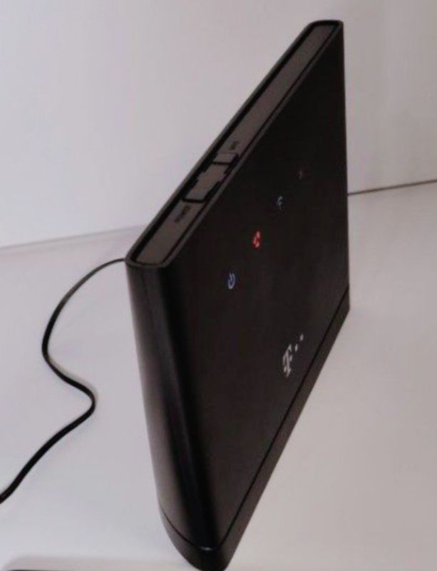 ROUTER na kartę SIM Huawei LTE 4G WiFi 4 gniazda internetowe