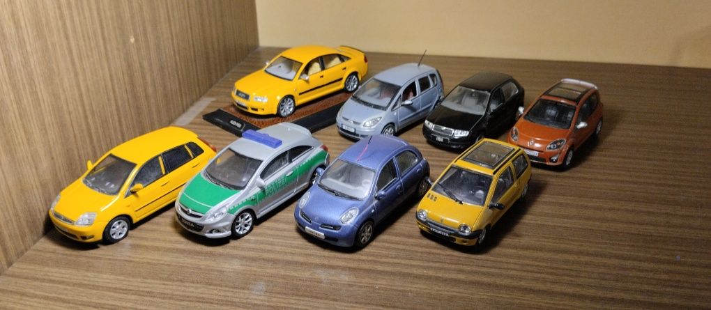 1:43 колекційні моделі mercedes.