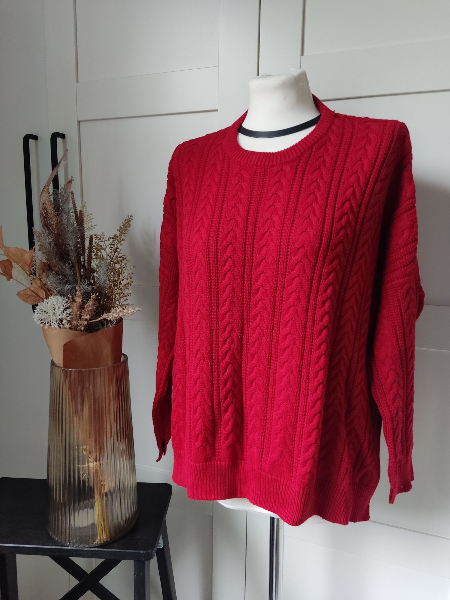 Piękny pleciony czerwony sweter Bershka S/36