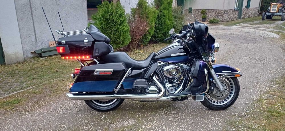 Harley Davidson Electra Glide Ultra Limited FLHTK Road King Street