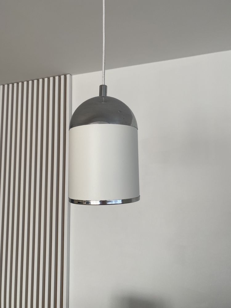 Lampa / lampy trzy białe lampy