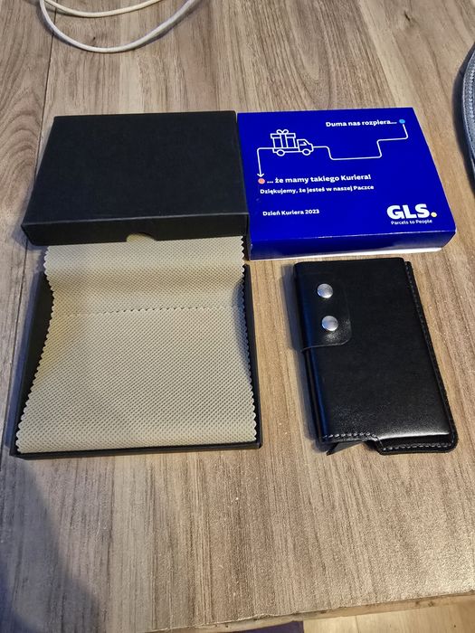 Etui na karty kredytowe.