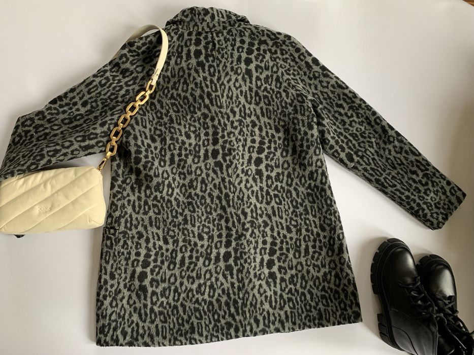 Неймовірне пальто р. XL, леопардове сіре! Дуже стильне!