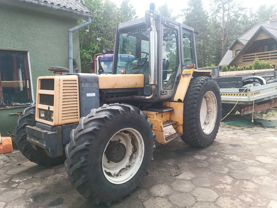 Ciągnik rolniczy Renault 120.14