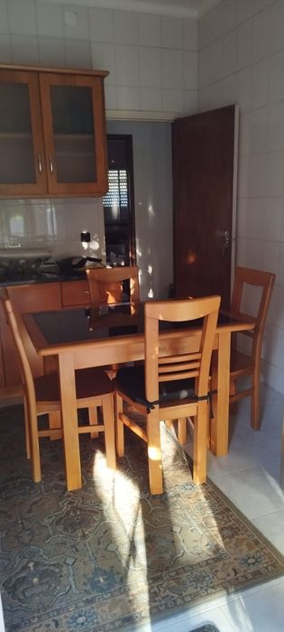 Mesa de jantar ou cozinha
