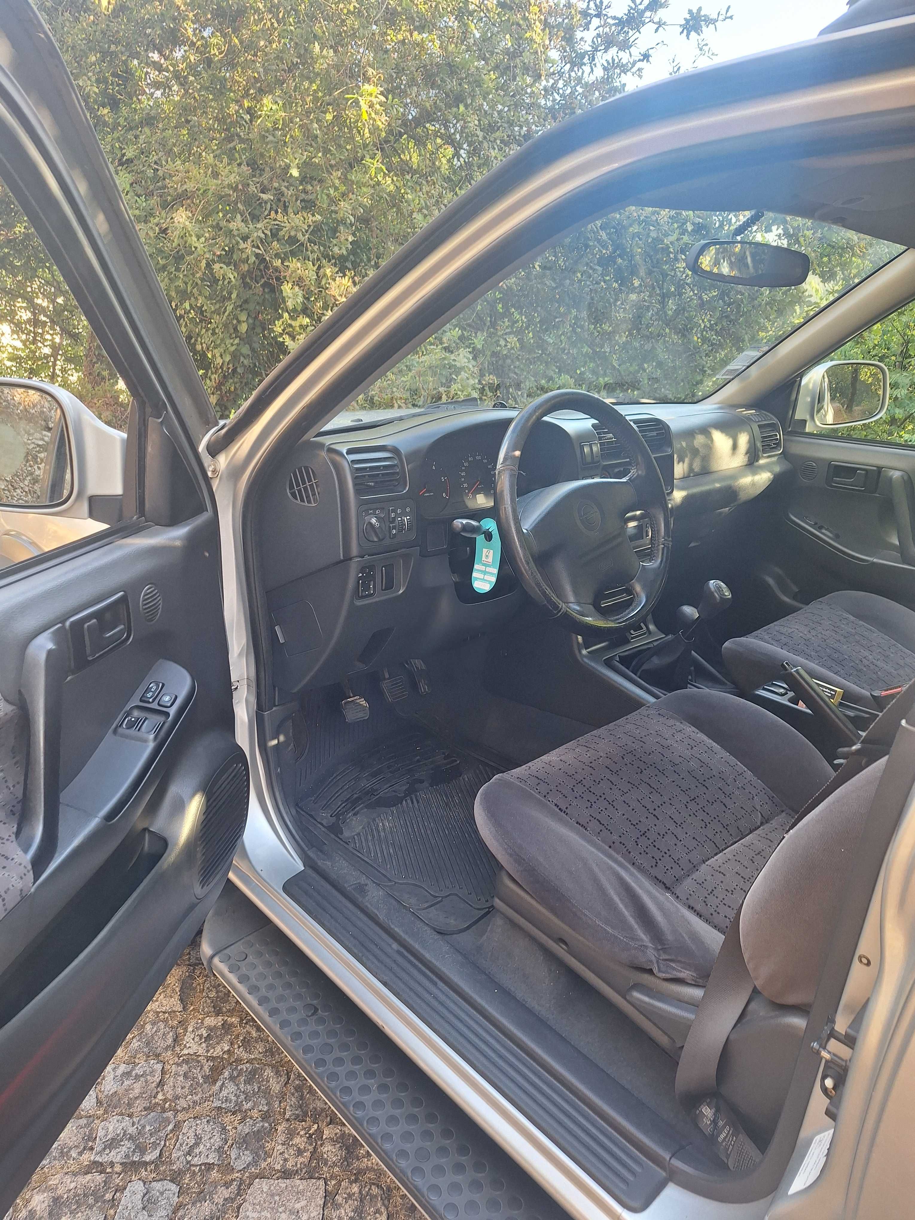 Opel frontera hard top