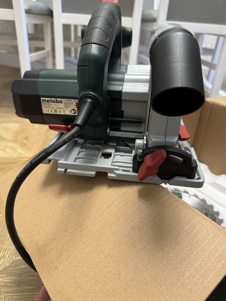 Нова Ручна циркулярна дискова пила Metabo KS66FS