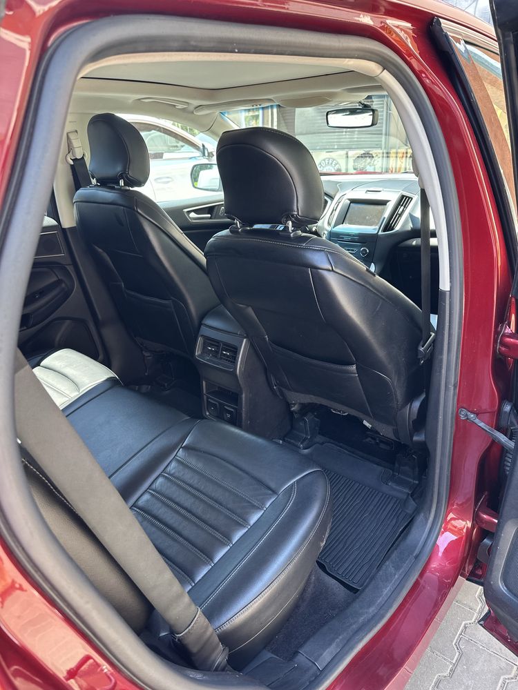 Ford Edge 2015,3,5 обьем двигателя,280 л.с.