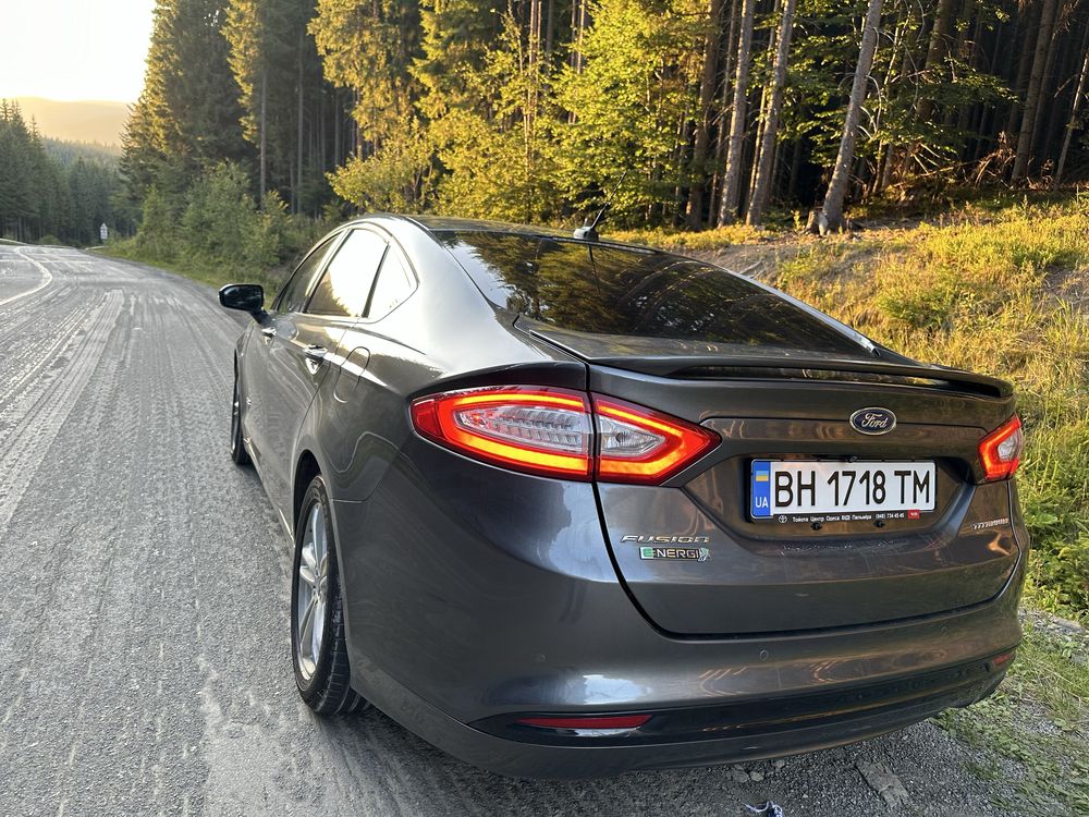 Ford Fusion plugin-hybrid TITANIUM