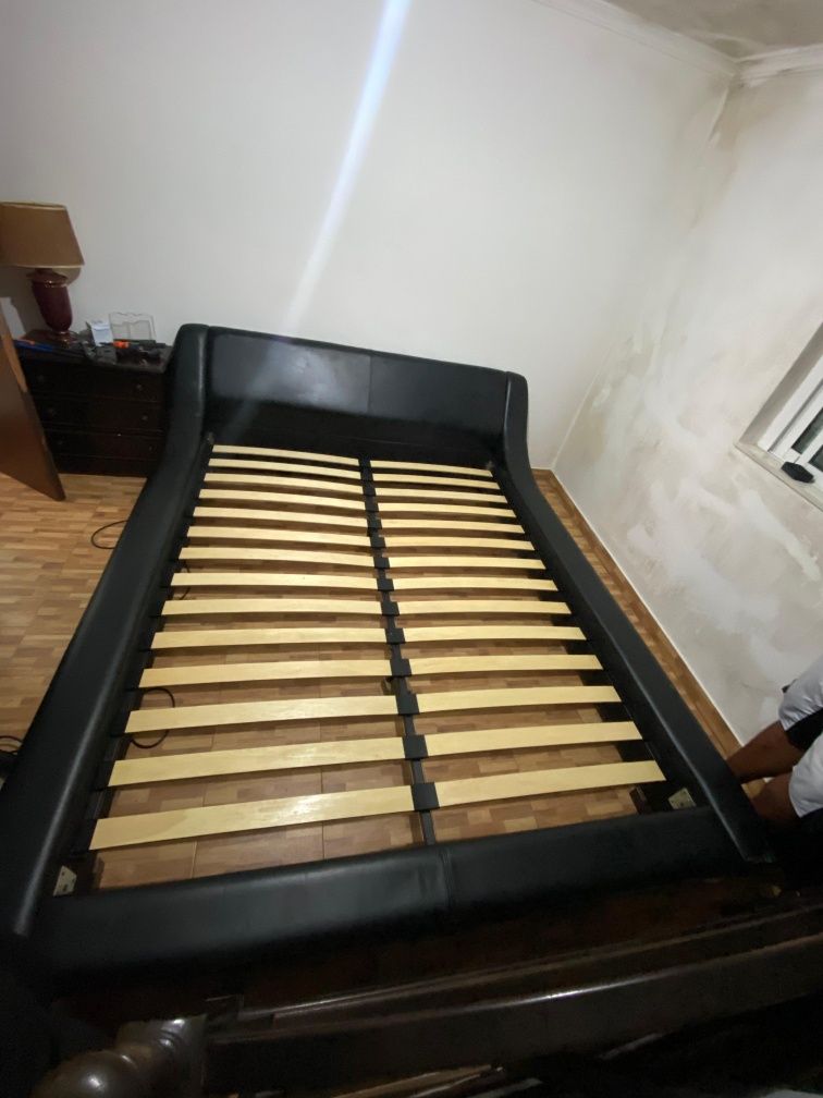 Cama de casal (sem colchão)