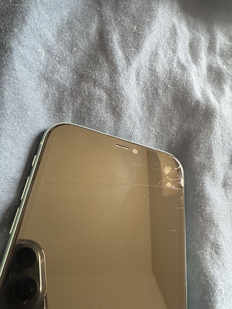 Sprzedm dwa Iphony 11